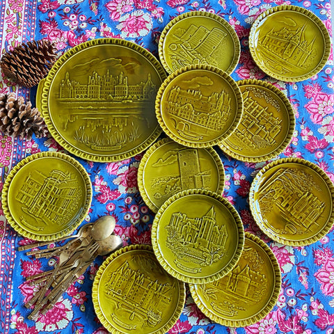 Ensemble Gien 9 assiettes châteaux français