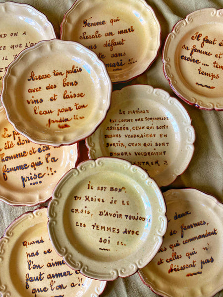 7 assiettes anciennes citations