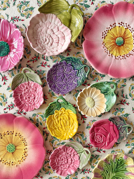 Lot de 7 raviers fleurs