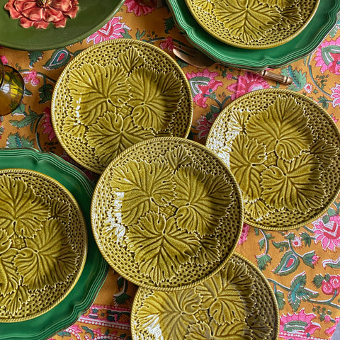 6 assiettes barbotine feuilles