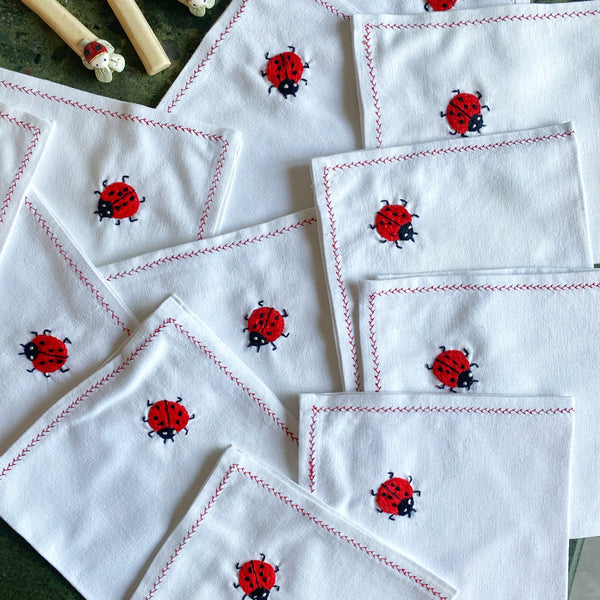 6 serviettes brodées coccinelles