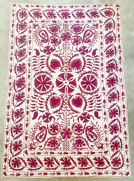 Nappe brodée bordeaux
