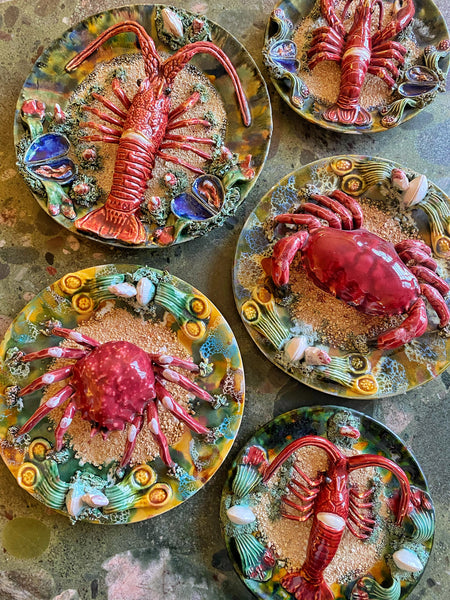 Assiette crabe barbotine