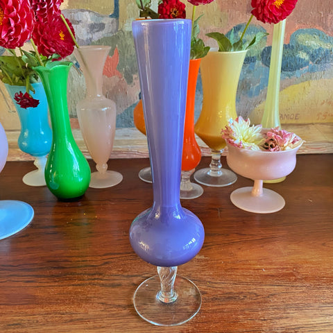 Vase opaline violet