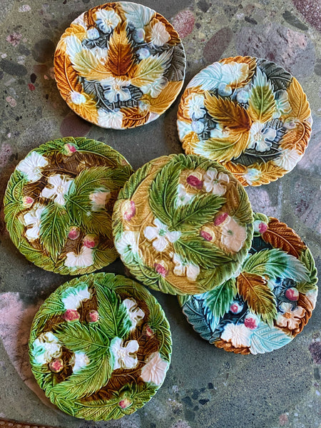 6 assiettes barbotine feuilles