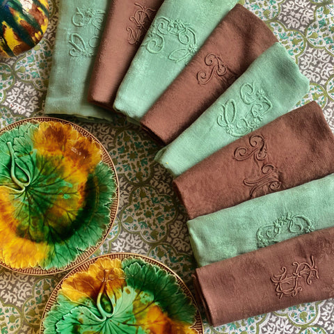 8 serviettes anciennes teintes