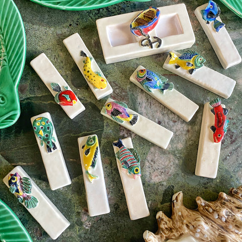 Ensemble 11 porte couteaux et salières