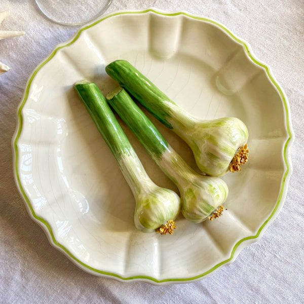 Assiette sculpture oignons nouveaux