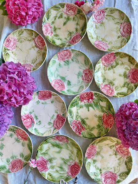 10 assiettes barbotine roses