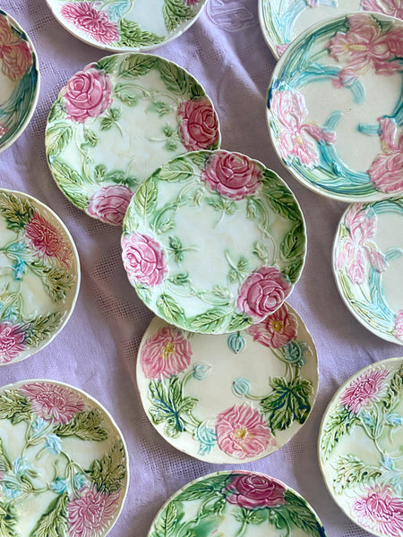12 assiettes barbotine XIXeme