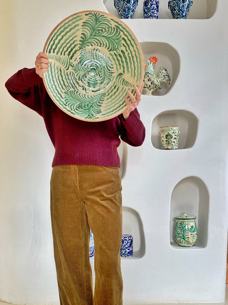 Grand plat ancien en terre cuite vernissée