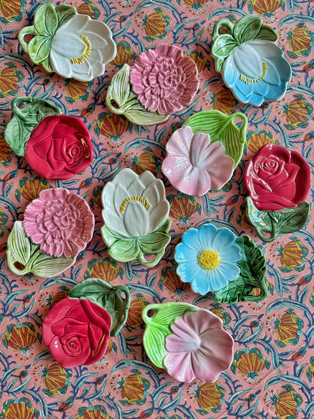 Ravier fleur barbotine