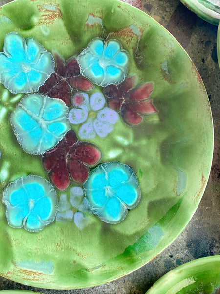 Ensemble plat et 6 assiettes artisanales