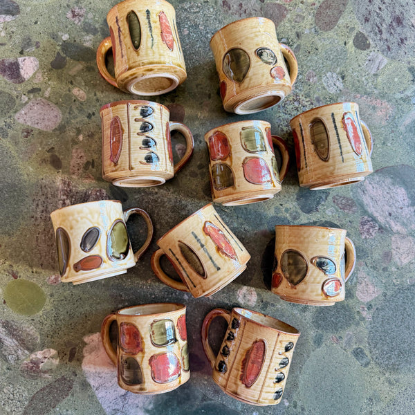 Lot de 10 tasses, céramique japonaise, 1960