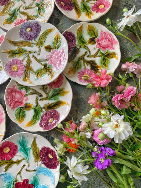 6 assiettes barbotine fleurs