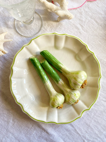Assiette sculpture oignons nouveaux