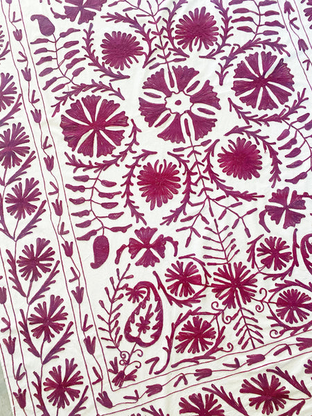 Nappe brodée bordeaux