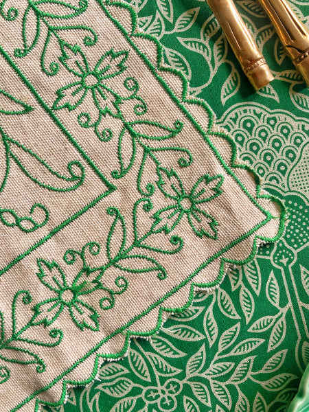 Set de table brodé vert