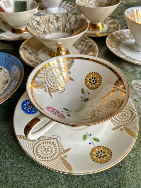 Ensemble de 10 tasses porcelaine