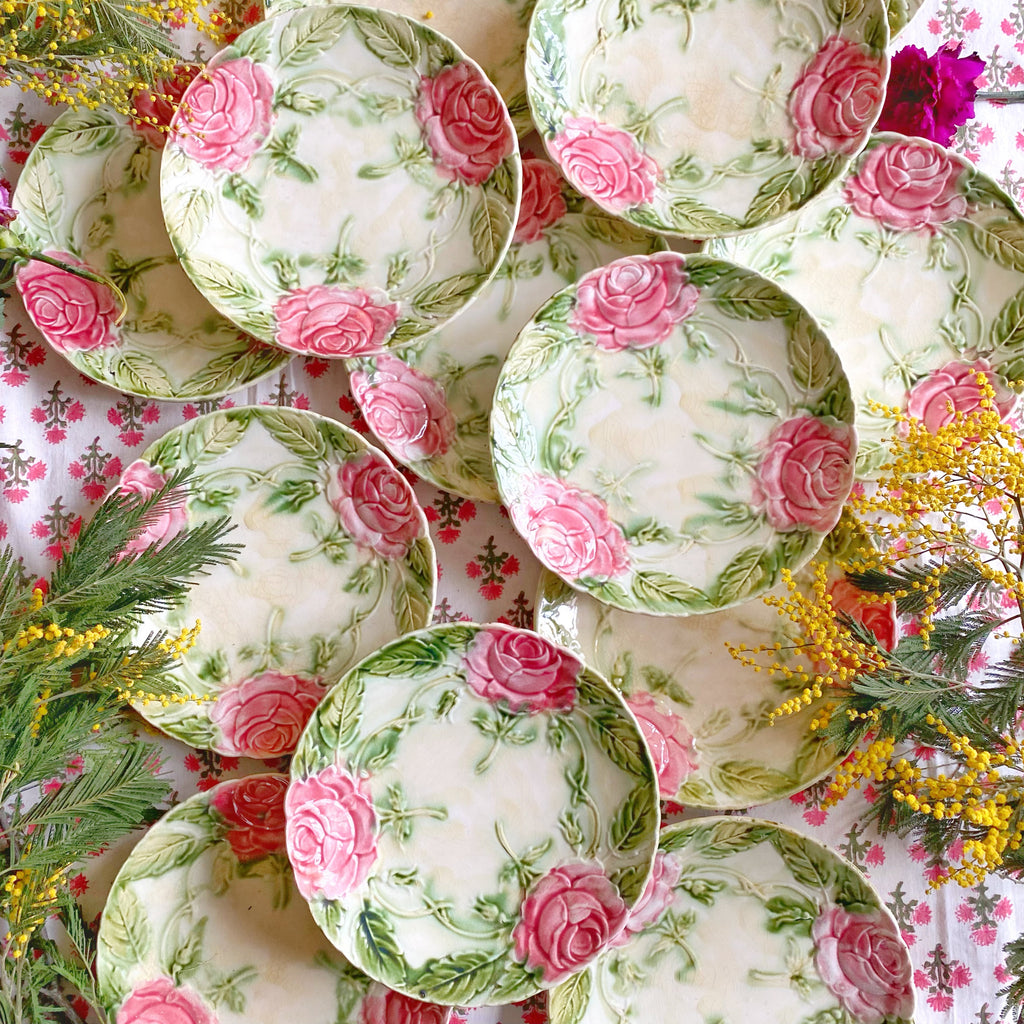 10 assiettes barbotine roses