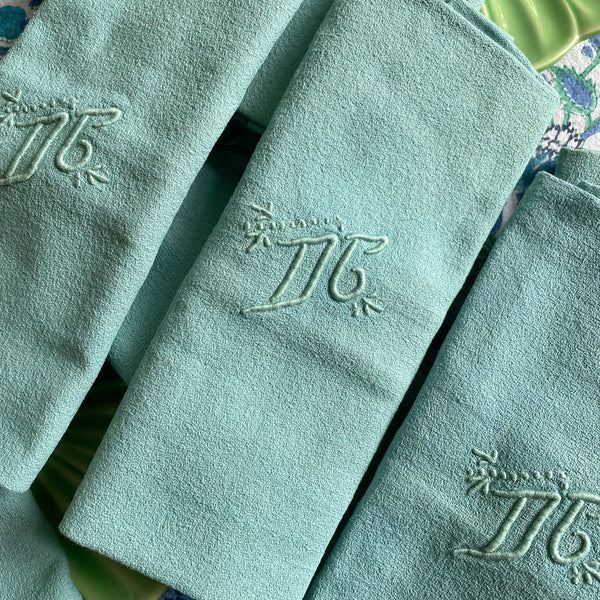 7 serviettes brodées