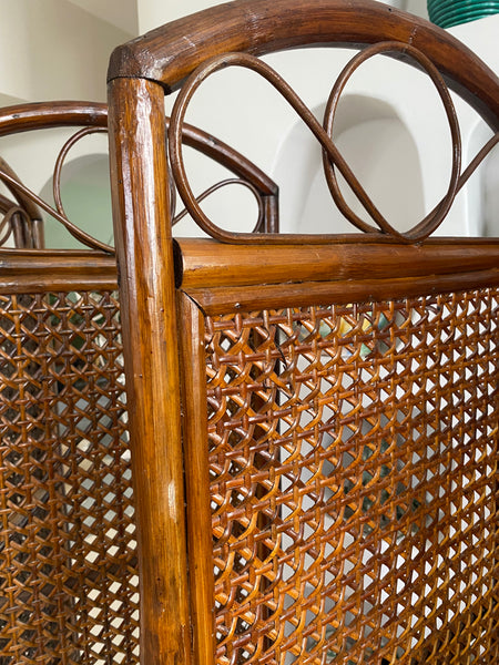 Paire de paravents anciens en rotin