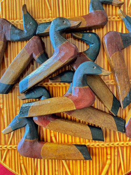 12 porte-couteaux anciens bois