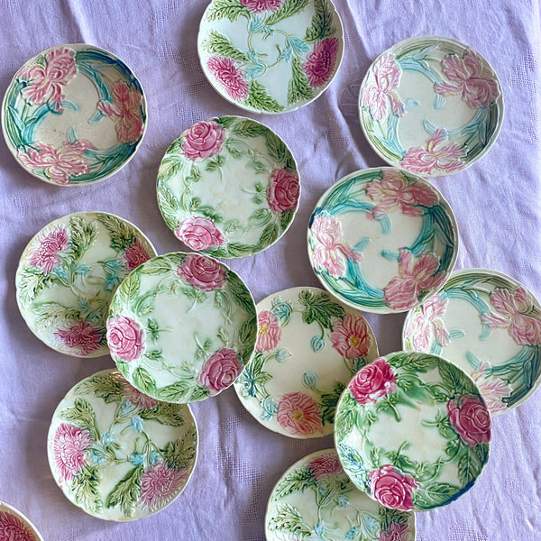 12 assiettes barbotine XIXeme