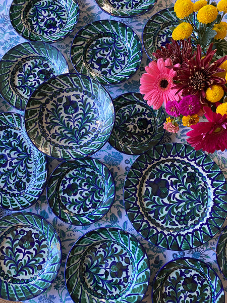 8 assiettes anciennes terre cuite vernissée