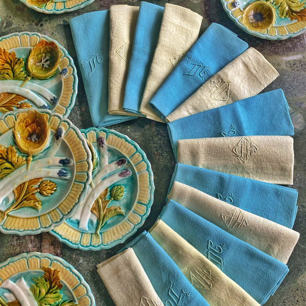 12 serviettes brodées