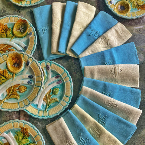 12 serviettes brodées