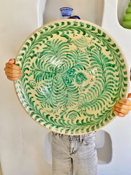 Grand plat ancien en terre cuite vernissée