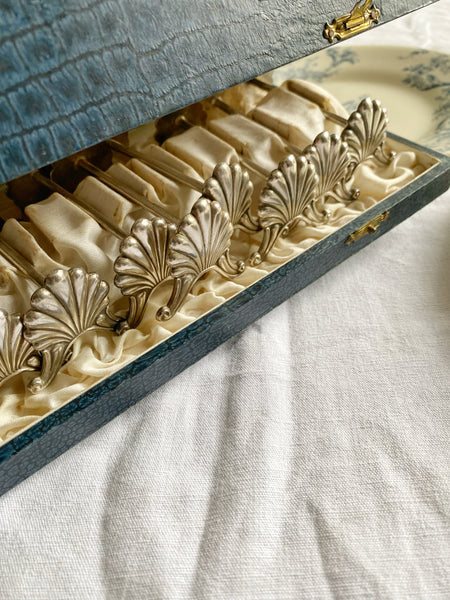 12 porte couteaux coquilles art deco
