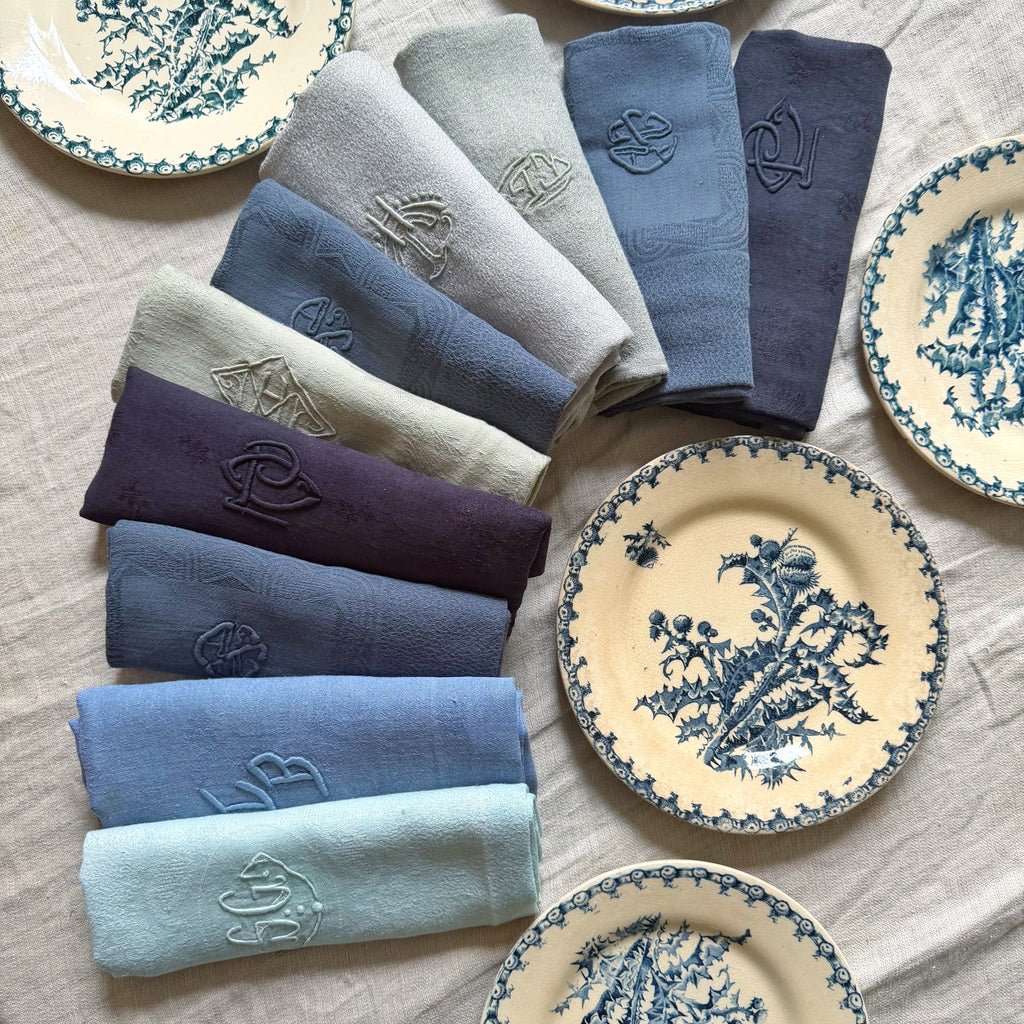 10 serviettes anciennes brodées