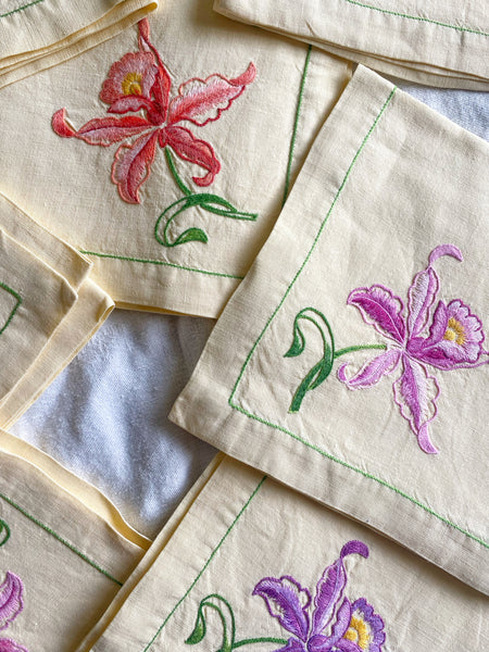 7 serviettes brodées orchidées