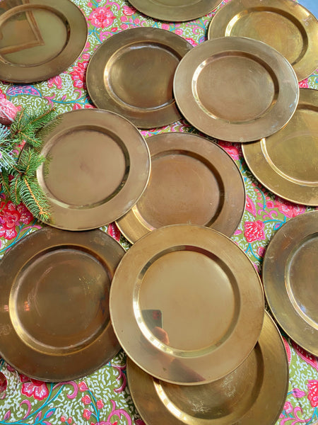 12 assiettes de présentation laiton