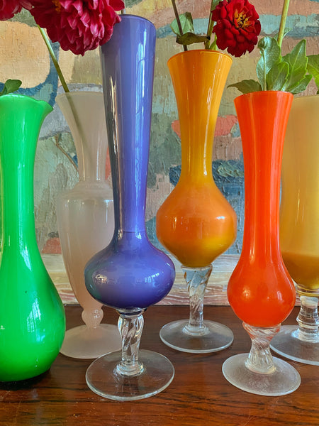 Vase opaline violet