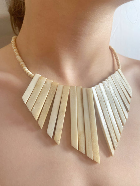 Collier vintage corne