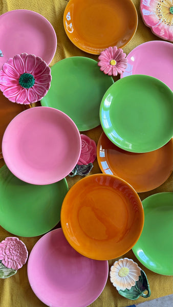 12 grandes assiettes vintage