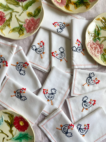 12 serviettes brodées poules