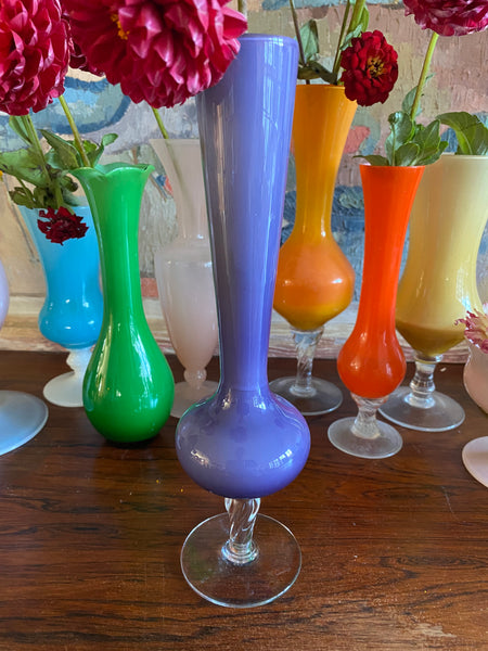Vase opaline violet