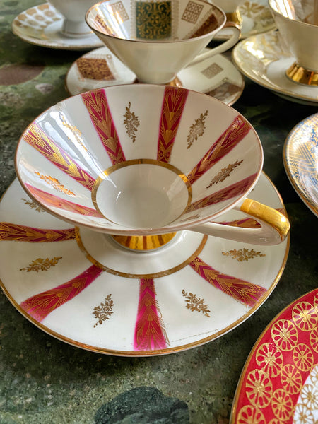 Ensemble de 10 tasses porcelaine