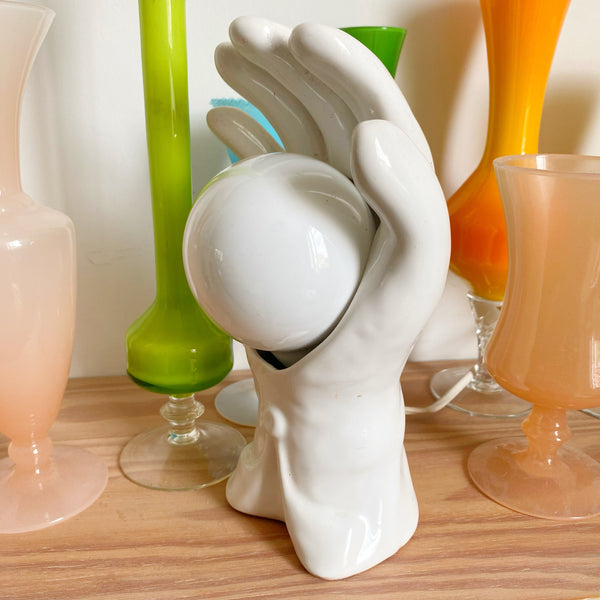 Lampe vintage céramique main gantée