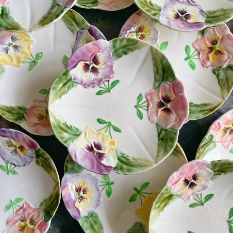 6 assiettes barbotine « les pensées »