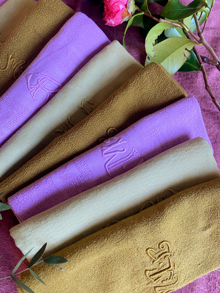 9 serviettes brodées