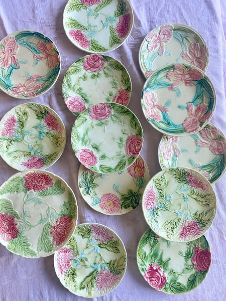 12 assiettes barbotine XIXeme
