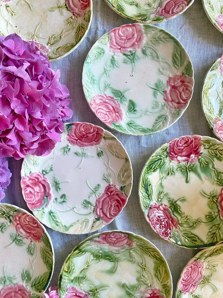 10 assiettes barbotine roses