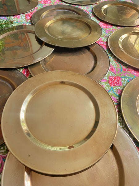 12 assiettes de présentation laiton