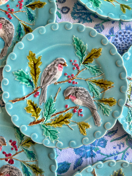 Ensemble de 8 assiettes barbotine XIXEME