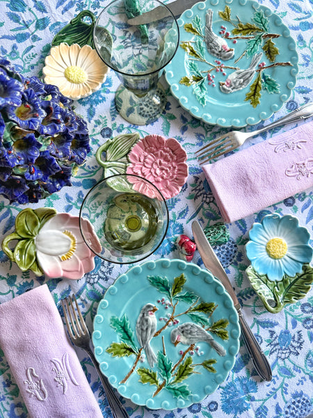 Ensemble de 8 assiettes barbotine XIXEME